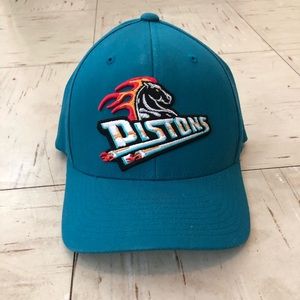 Mitchell n Ness Detroit Pistons Flex Fit Snapback